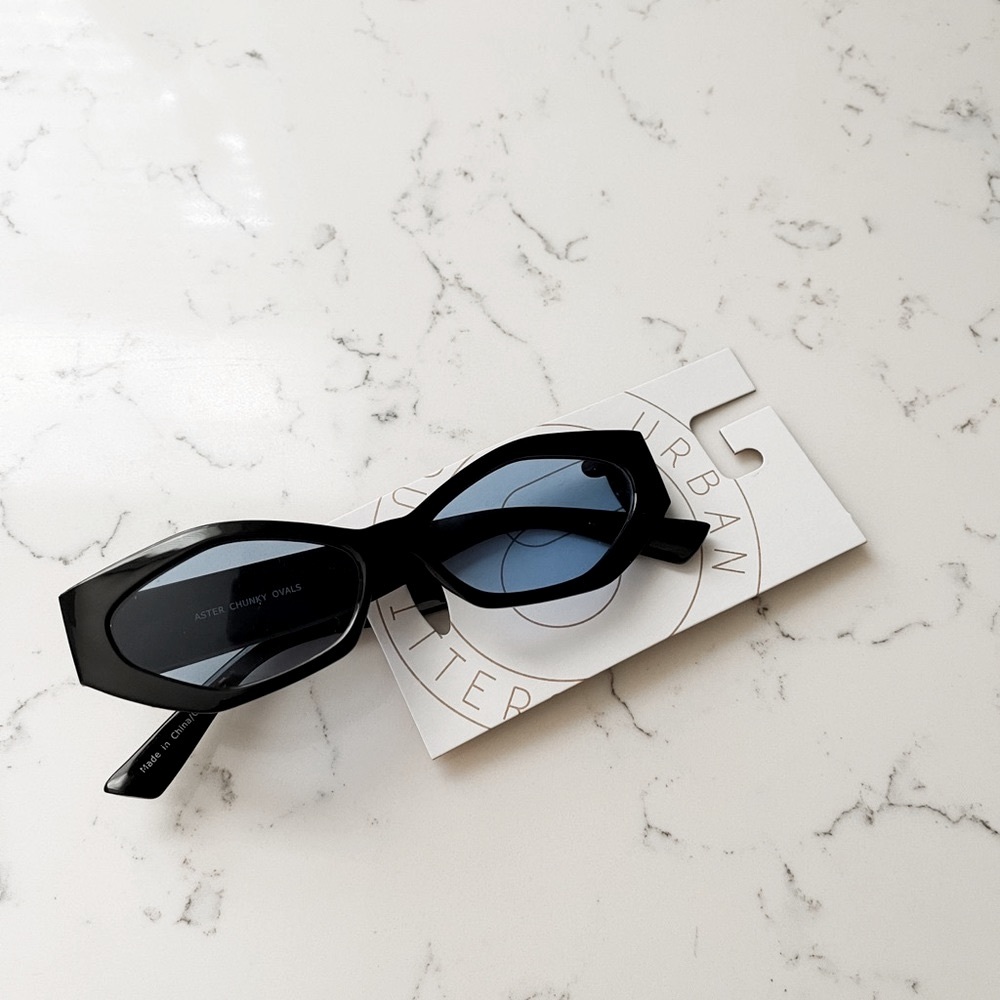 URBAN OUTFITTERS Women sunglasses